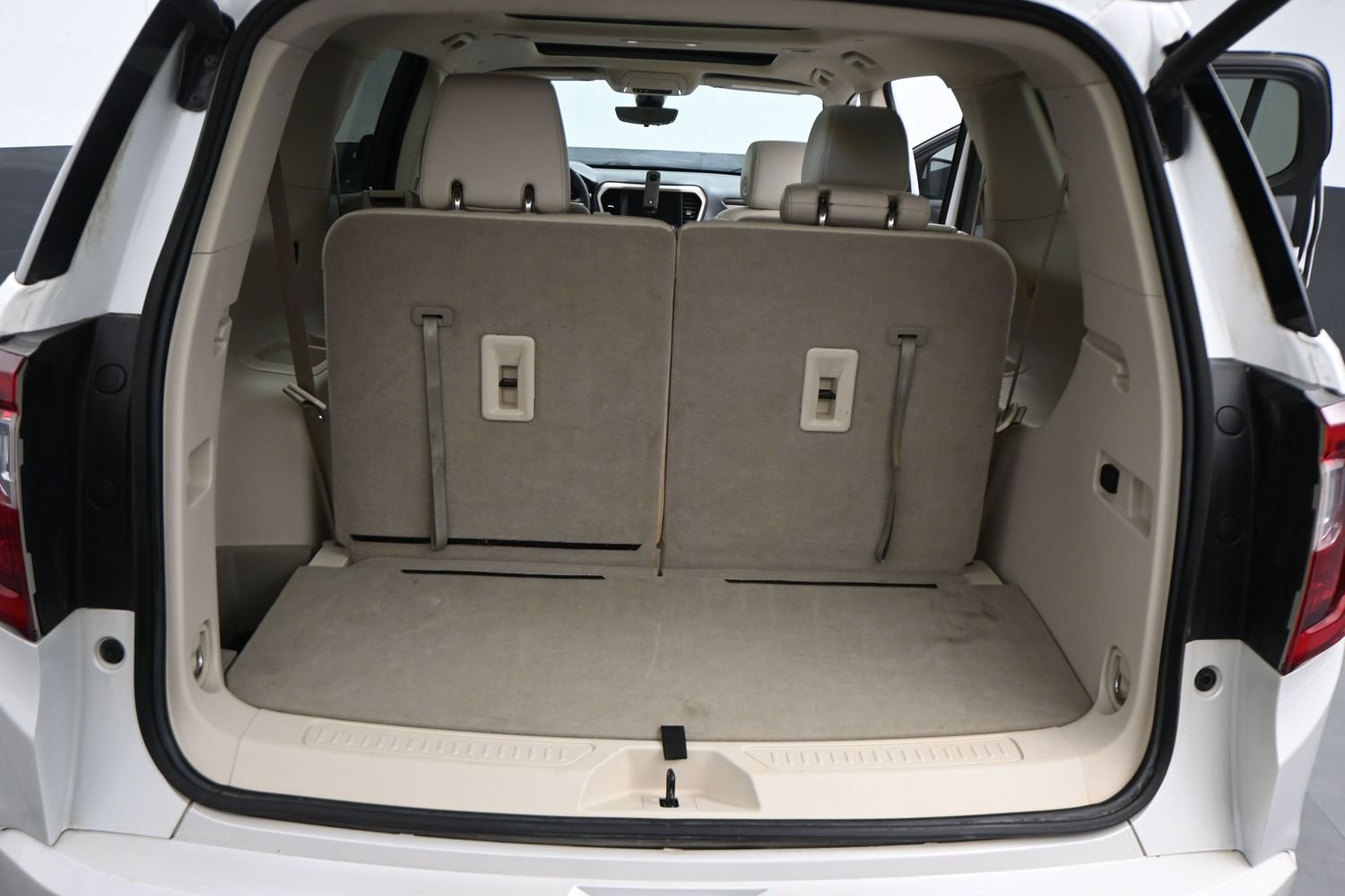 Used 2023 GMC Acadia Denali w/ Denali Ultimate Package FWD image 3