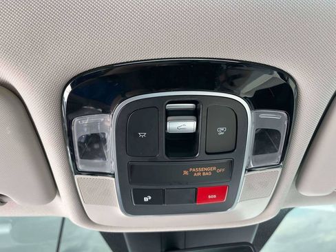 Used 2025 Hyundai Tucson Limited AWD/4WD image 25