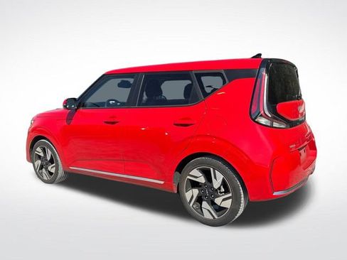 Used 2023 Kia Soul GT-Line w/ GT-Line Technology Package FWD image 3