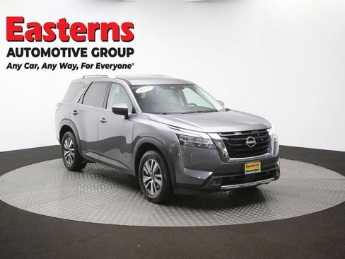 Used 2022 Nissan Pathfinder SL AWD/4WD image 50