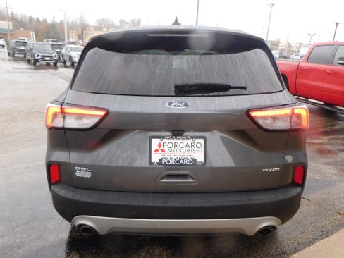 Used 2021 Ford Escape SEL image 4