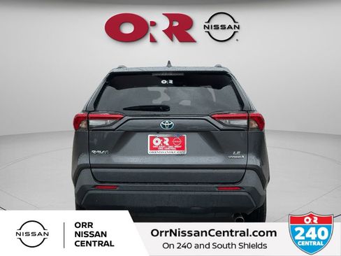 Used 2022 Toyota RAV4 LE AWD/4WD image 6