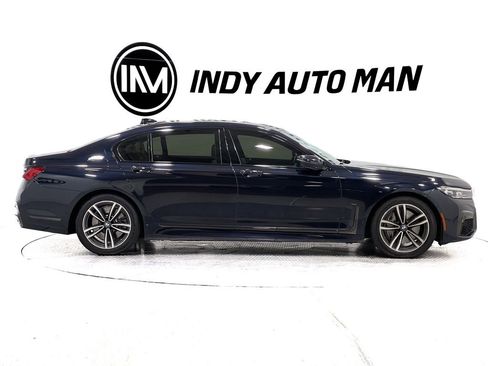 Used 2021 BMW 750i xDrive w/ Executive Package image 3