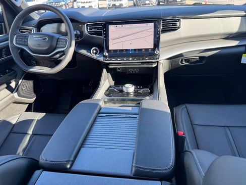 New 2026 Jeep Grand Wagoneer Limited AWD/4WD image 9