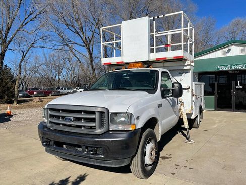 Used 2002 Ford F450 2WD Regular Cab Super Duty image 4