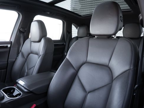 Used 2018 Porsche Cayenne image 26