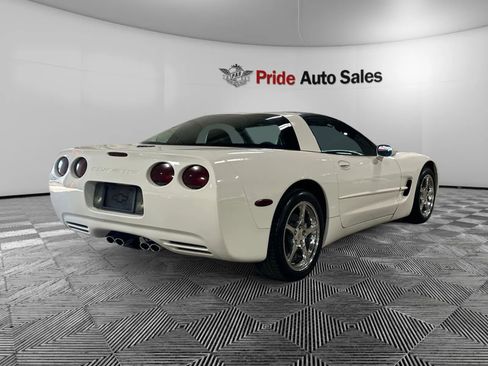 Used 2002 Chevrolet Corvette Coupe w/ Preferred Equipment Group2 RWD image 4