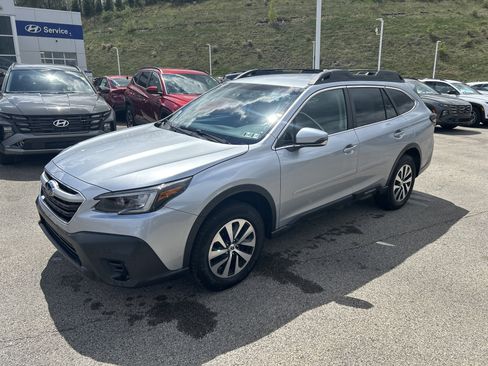 Used 2022 Subaru Outback Premium image 19