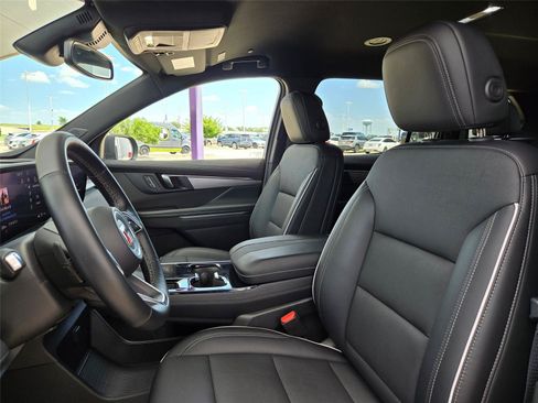 Used 2025 Buick Enclave Preferred FWD image 25