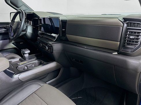 Used 2023 Chevrolet Silverado 1500 ZR2 w/ Technology Package image 31