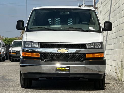 Used 2025 Chevrolet Express 2500 w/ Driver Convenience Package RWD image 9
