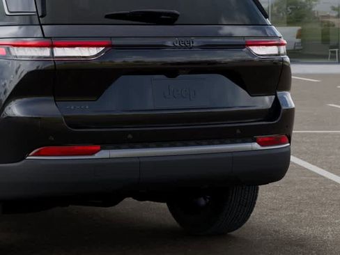 New 2026 Jeep Grand Cherokee Altitude AWD/4WD image 13