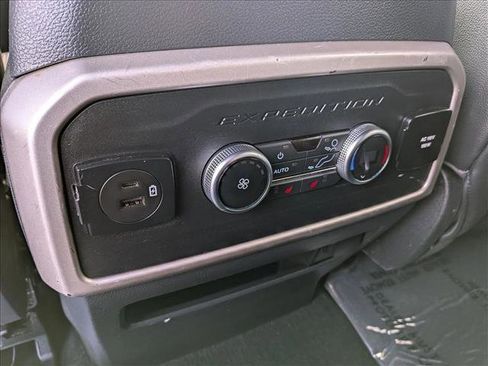 Used 2022 Ford Expedition Max Limited AWD/4WD image 26