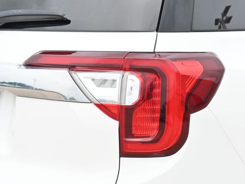 Used 2023 GMC Acadia Denali AWD/4WD image 24
