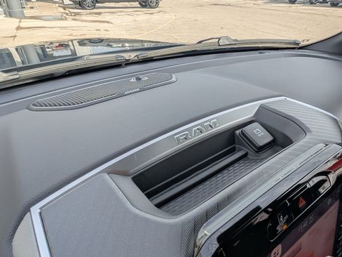 New 2026 RAM 1500 4x4 Crew Cab image 28