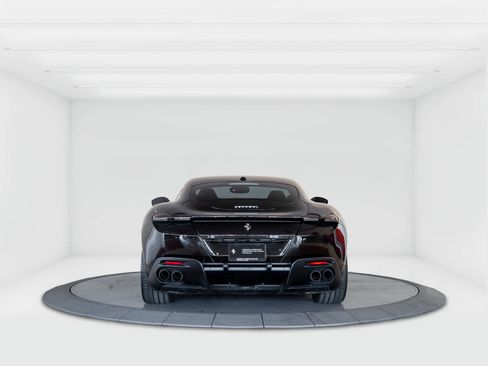 Certified 2022 Ferrari Roma image 4