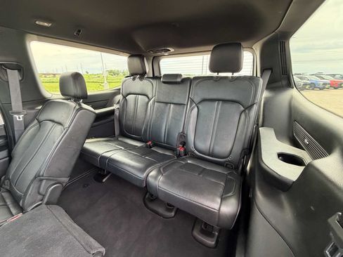 Used 2024 Jeep Wagoneer Series II w/ Flexible Seating Group AWD/4WD image 22