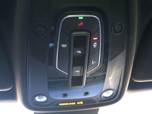 Used 2022 Audi RS Q8 w/ Black Optic Package image 29