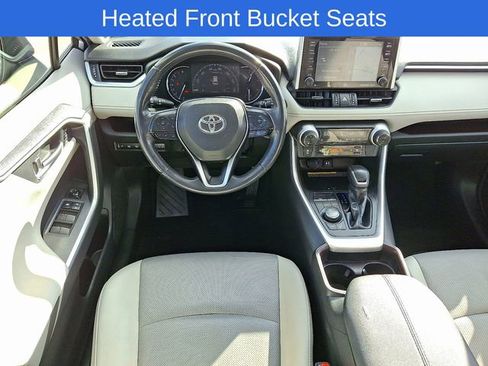 Used 2019 Toyota RAV4 Limited image 13