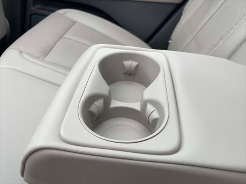 Used 2022 Lincoln Nautilus Reserve w/ Equipment Group 201A image 12