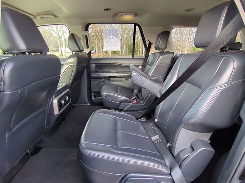 Used 2024 Ford Expedition Max XLT image 14