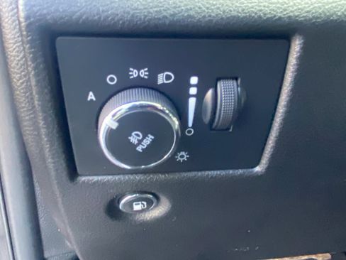 Certified 2018 Jeep Grand Cherokee Limited image 8