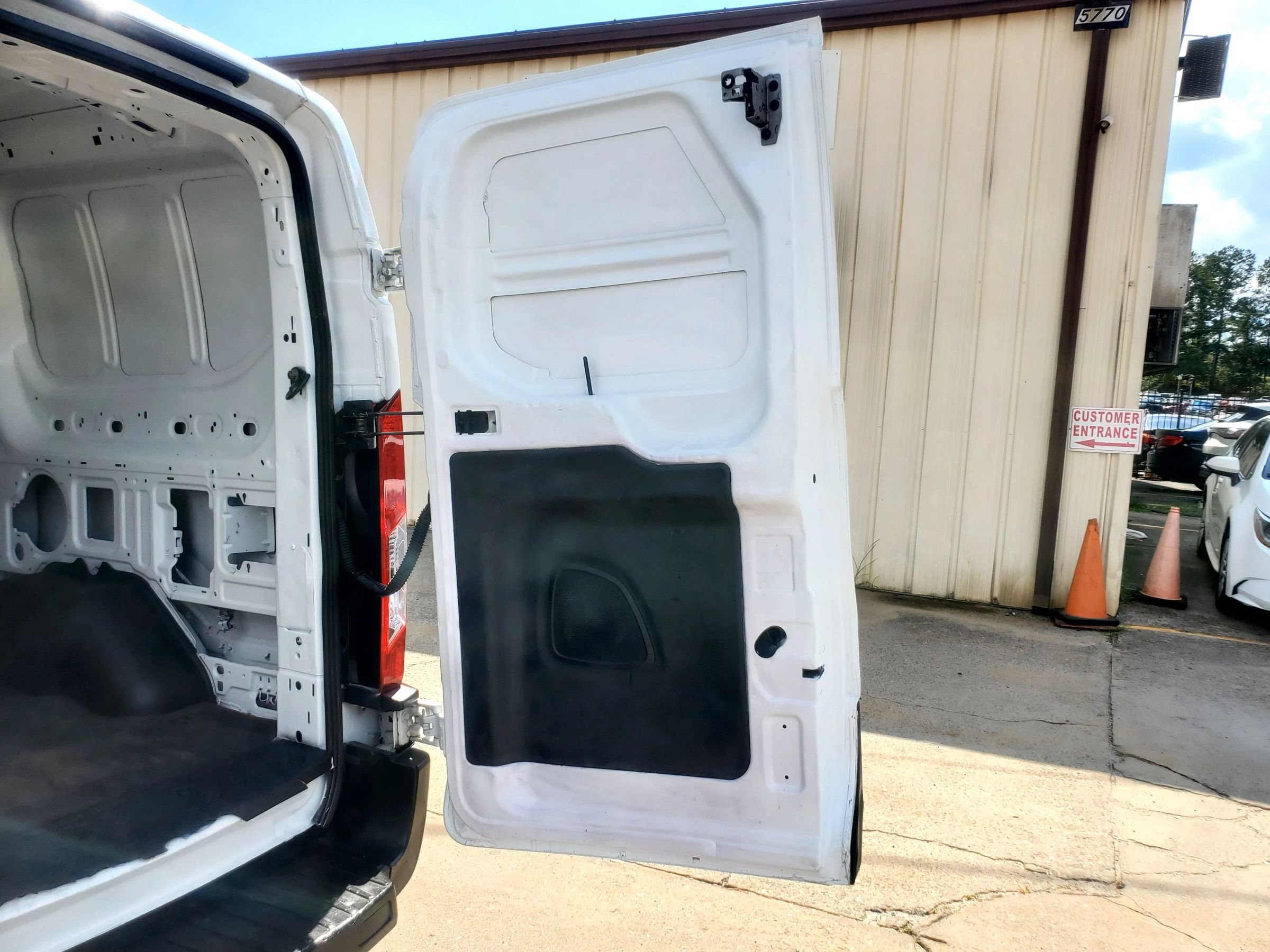 Used 2015 Ford Transit 150 130 Low Roof RWD image 21
