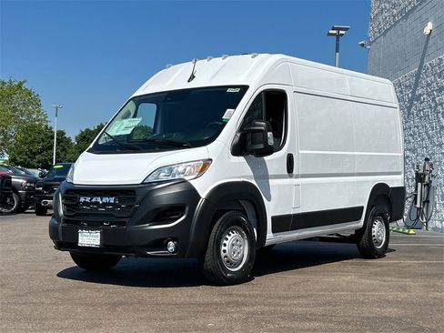 New 2024 RAM ProMaster 1500 w/ Convenience Group image 4