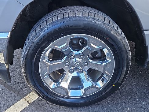 Used 2021 RAM 1500 Big Horn image 4