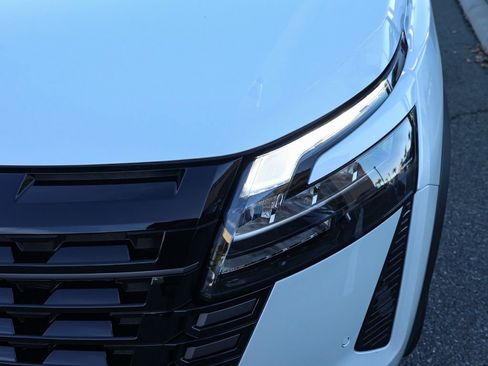 New 2026 Nissan Pathfinder SV image 10