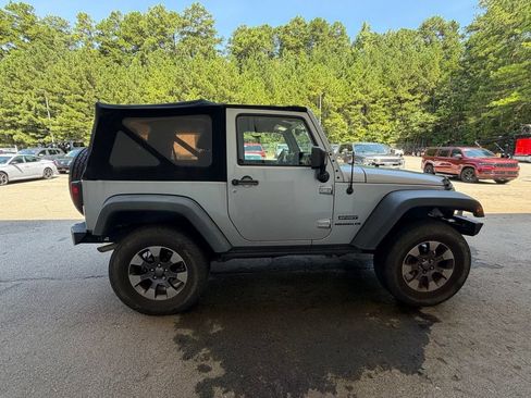 Used 2015 Jeep Wrangler Sport w/ Quick Order Package 24S AWD/4WD image 8