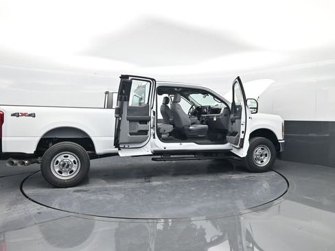 New 2026 Ford F350 XL w/ XL Chrome Package image 64
