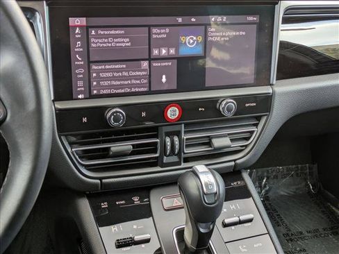 Used 2024 Porsche Macan image 15