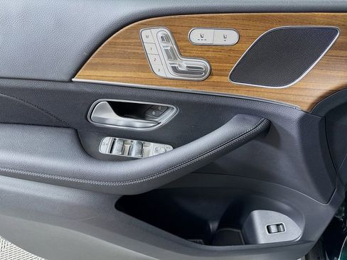 Used 2024 Mercedes-Benz GLE 350 4MATIC w/ Driver Assistance Package image 18