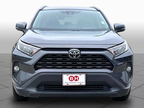 Used 2020 Toyota RAV4 XLE FWD image 4