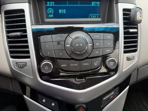 Used 2014 Chevrolet Cruze LT FWD image 15