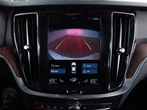 Used 2021 Volvo S60 T5 Momentum w/ Premium Package image 14