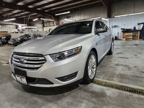 Used 2019 Ford Taurus Limited FWD image 5