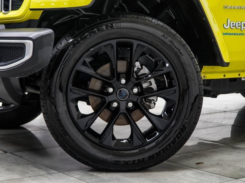Used 2024 Jeep Wrangler Unlimited Sahara AWD/4WD image 3