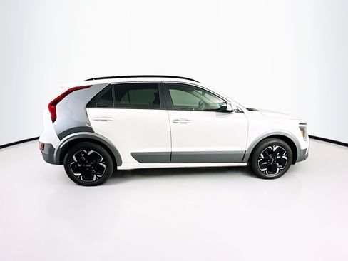 Used 2023 Kia Niro Wave FWD image 10