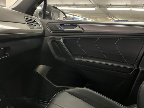 Used 2024 Volkswagen Tiguan SE R-Line image 30