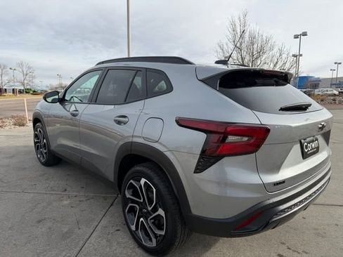 Used 2025 Chevrolet Trax RS w/ Sunroof Package image 6