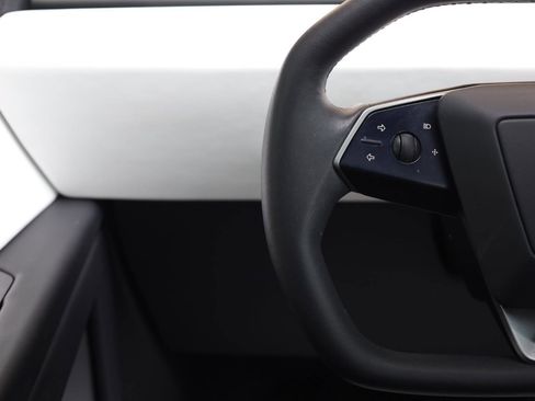 Used 2024 Tesla Cybertruck AWD Crew Cab image 34