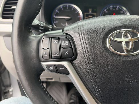 Used 2015 Toyota Highlander Limited Platinum image 32