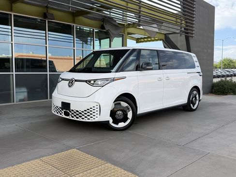 Used 2025 Volkswagen ID. Buzz Pro S RWD image 1