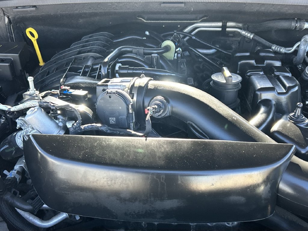 Used 2025 Dodge Durango GT RWD image 25