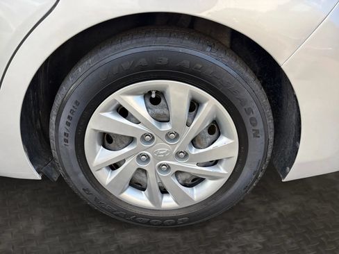 Used 2018 Hyundai Elantra SE FWD image 37