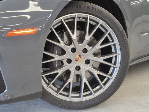 Certified 2025 Porsche Panamera image 24