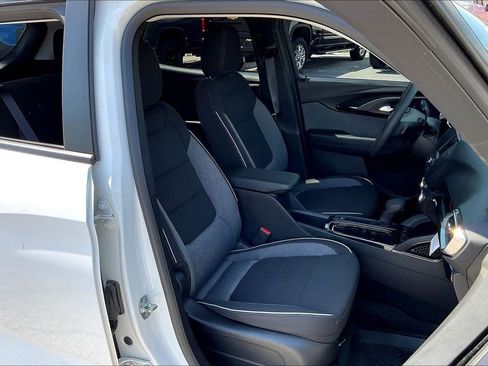 Used 2023 Chevrolet TrailBlazer LT image 7