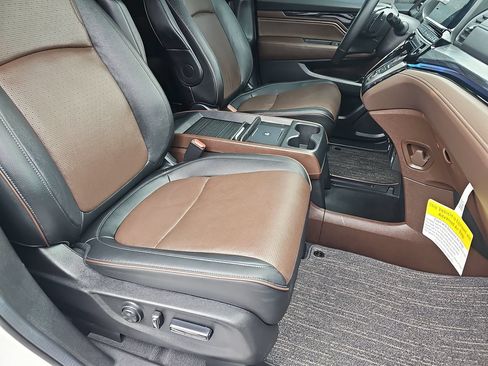 Used 2025 Honda Odyssey Elite image 13